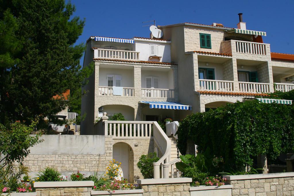 Guest House Marija Бол Экстерьер фото