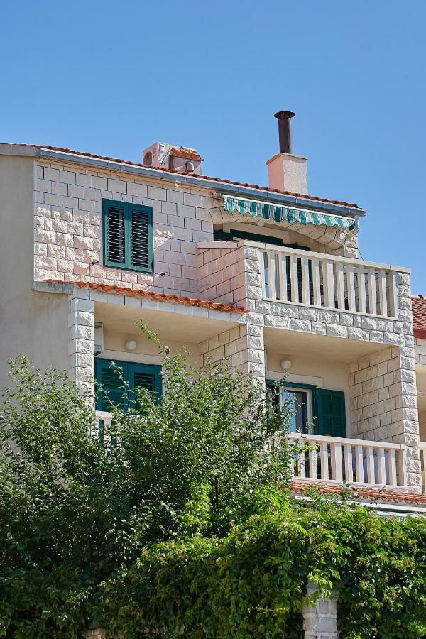 Guest House Marija Бол Экстерьер фото