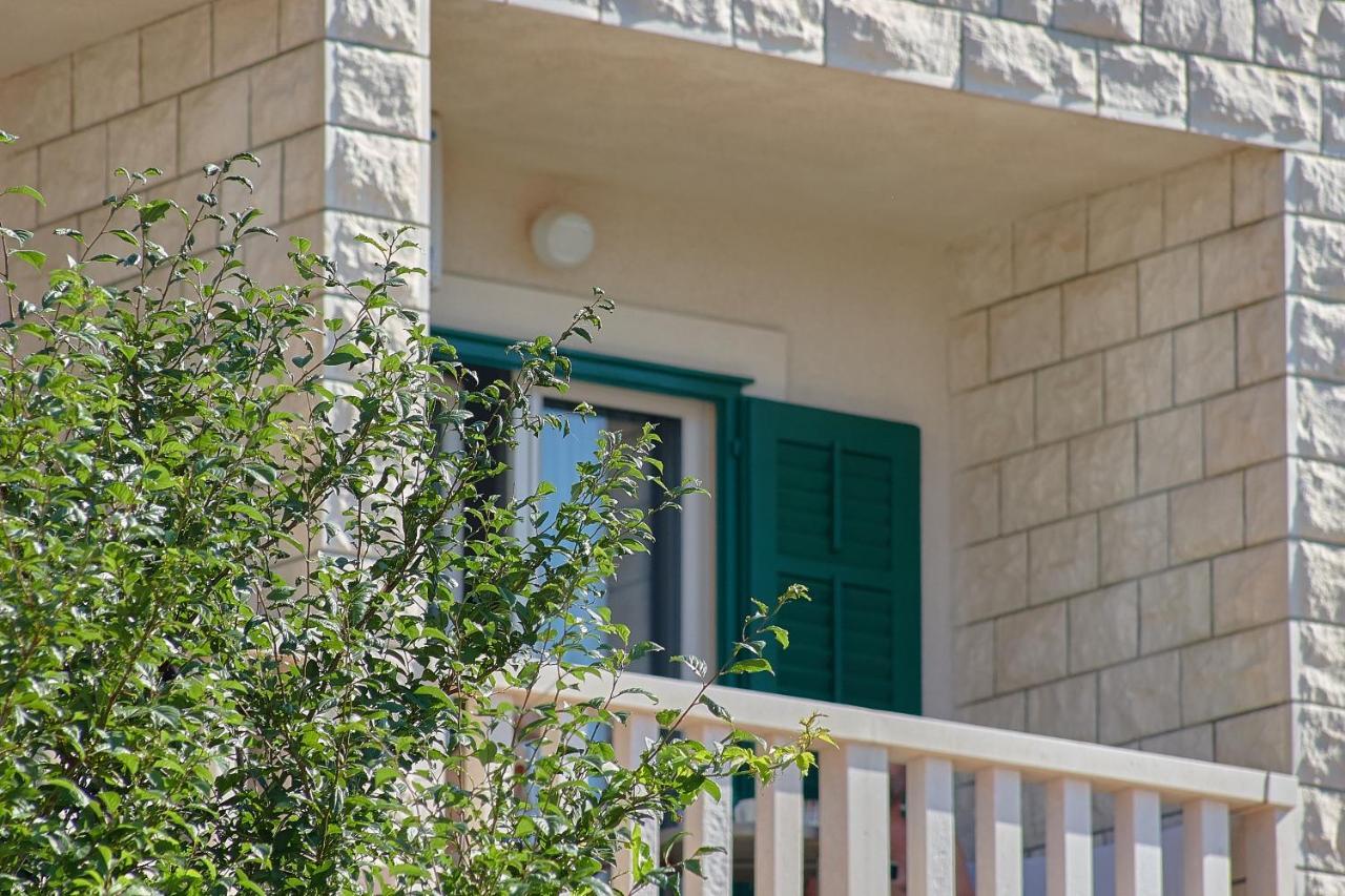 Guest House Marija Бол Экстерьер фото