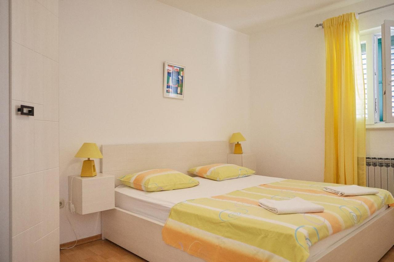 Guest House Marija Бол Экстерьер фото