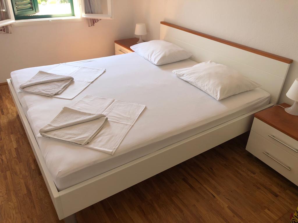 Guest House Marija Бол Экстерьер фото
